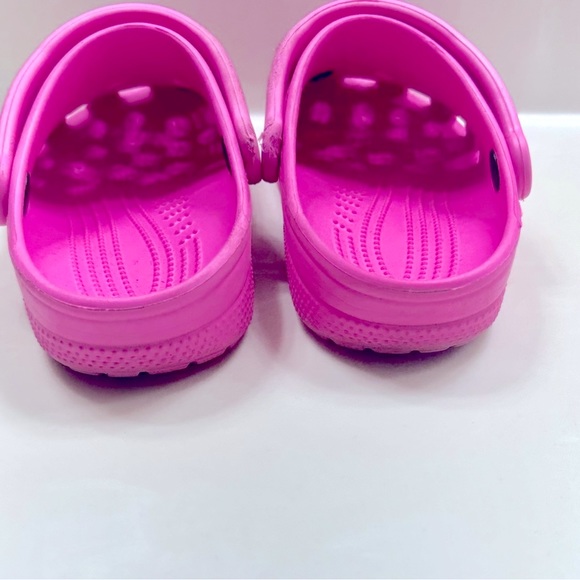 Crocs Women’s Bubble Gun Pink PLUS 4 FREE Charms INCLUDED M/5 - W/7 - Picture 7 of 11